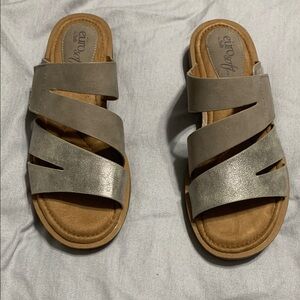 NWT - Eurosoft Women's Grey and Silver Sandals